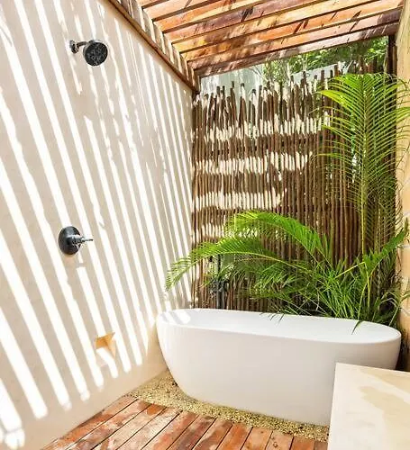 Tranquil With Private Pool And Garden Villa *